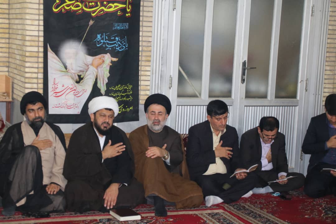 بختیاری های مومن و انقلابی هرشب درمدرسه عشق و فضیلت امام حسین (ع) توشه های معنوی برمی چینند