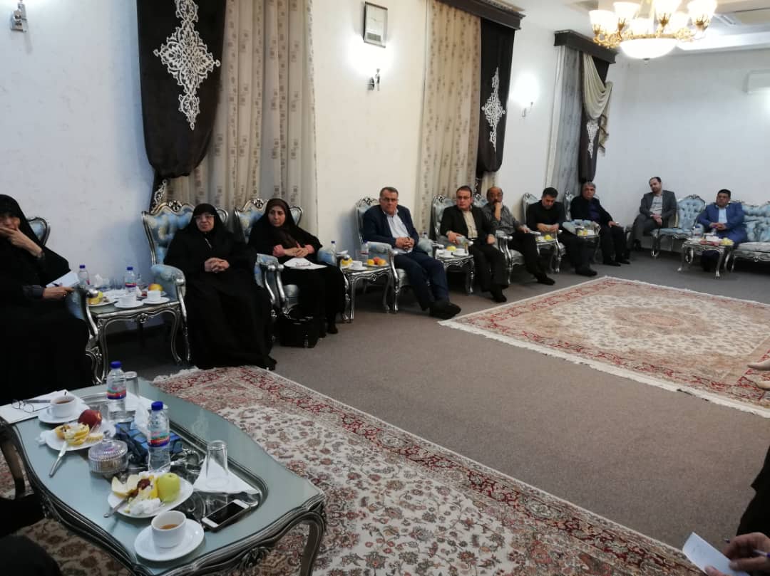 نشست صمیمانه اعضای شورای مرکزی حزب اعتدال و توسعه خوزستان با حضور واعظی
