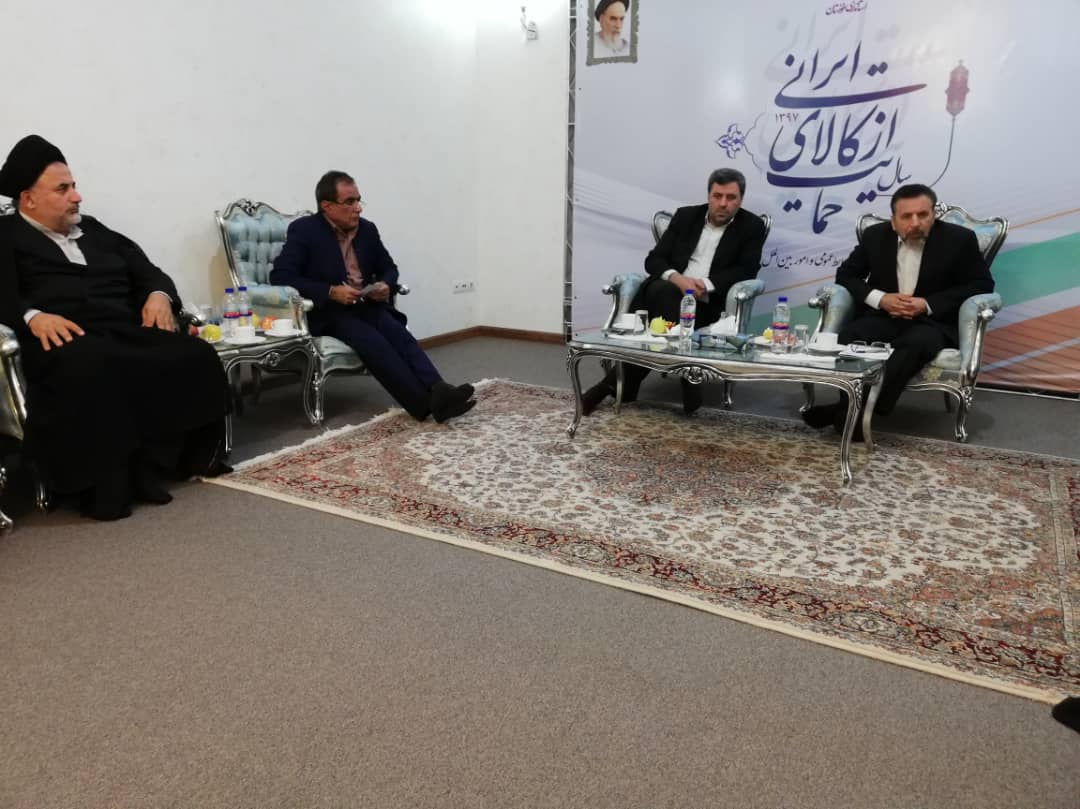 نشست صمیمانه اعضای شورای مرکزی حزب اعتدال و توسعه خوزستان با حضور واعظی