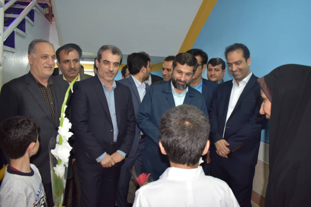 تقدیر استاندار خوزستان از مدیرکل نوسازی مدارس این استان