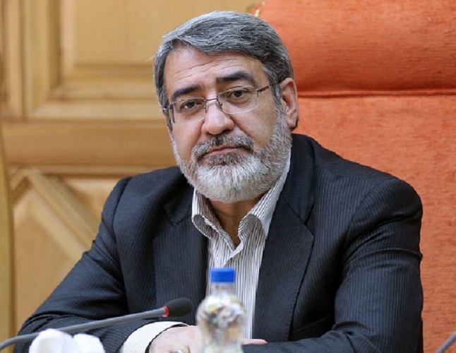 وزیر کشور از طریق فرودگاه بین المللی اهواز وارد استان شد
