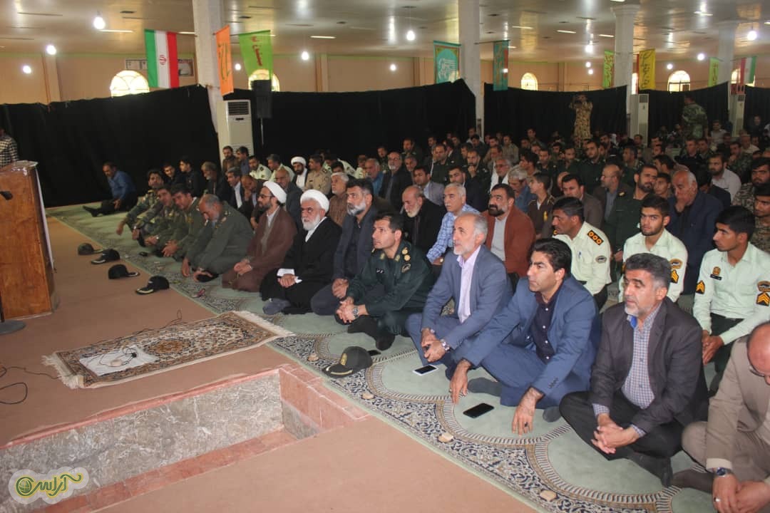 حضور سرپرست فرمانداری شهرستان مسجدسلیمان ومدیران ادارات درنمازجمعه وراهپیمایی درحمایت ازسپاه