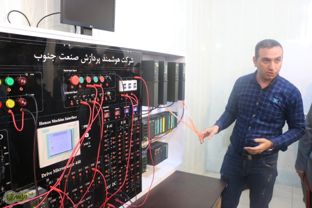 بازدید استاندار خوزستان از مرکز فناوری های اتوماسیون صنعتی اهواز