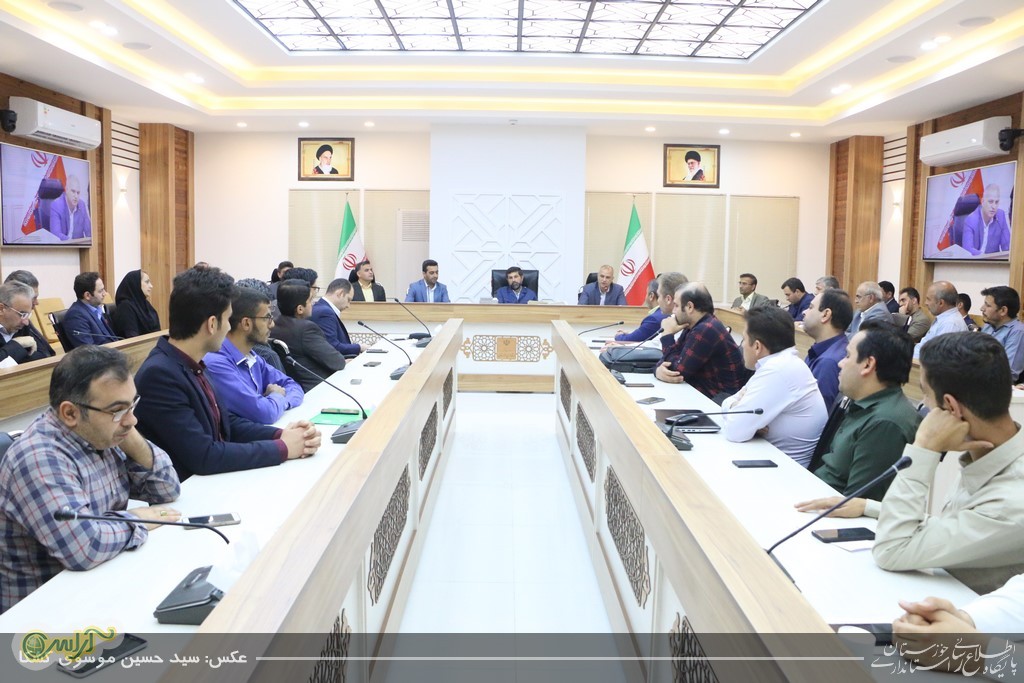 تقدیر استاندارخوزستان از کارکنان معاونت های اقتصادی و توسعه منابع انسانی فعال در مهار سیل