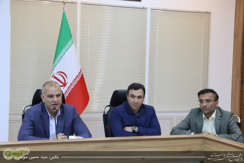 تقدیر استاندارخوزستان از کارکنان معاونت های اقتصادی و توسعه منابع انسانی فعال در مهار سیل