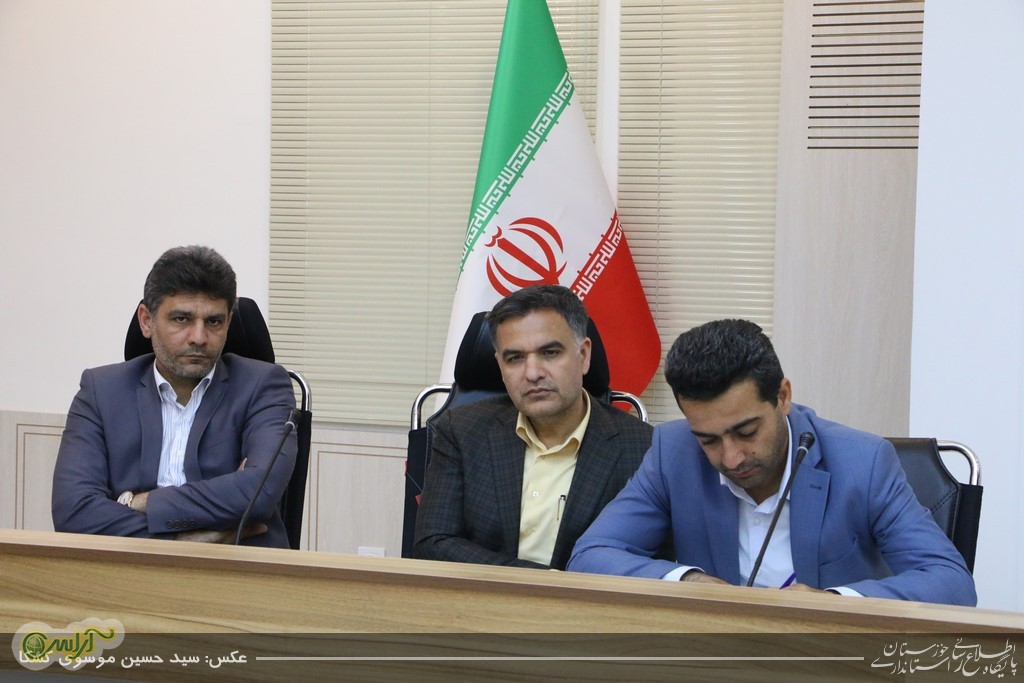 تقدیر استاندارخوزستان از کارکنان معاونت های اقتصادی و توسعه منابع انسانی فعال در مهار سیل