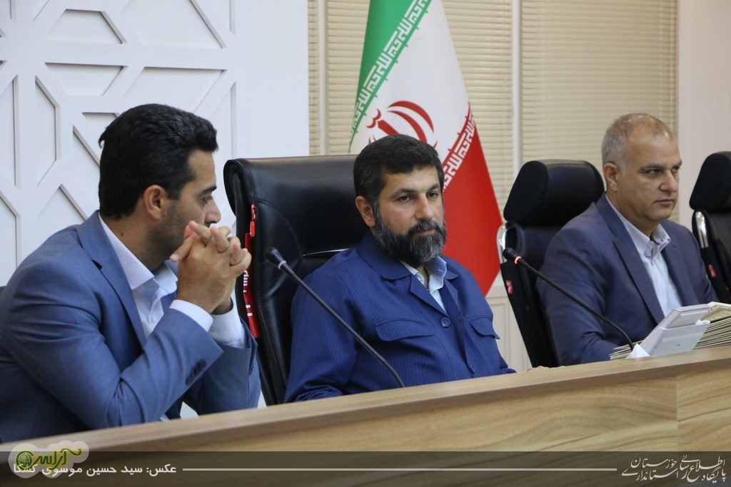 تقدیر استاندارخوزستان از کارکنان معاونت های اقتصادی و توسعه منابع انسانی فعال در مهار سیل