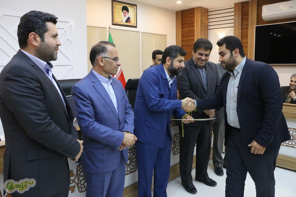 استاندارخوزستان از کارکنان معاونت هماهنگی امور عمرانی فعال در مهار سیل تقدیر کرد