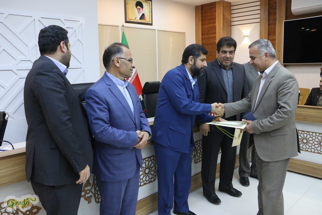 استاندارخوزستان از کارکنان معاونت هماهنگی امور عمرانی فعال در مهار سیل تقدیر کرد