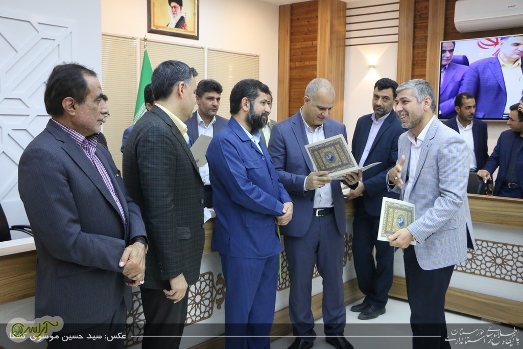 تقدیر استاندارخوزستان از کارکنان معاونت های اقتصادی و توسعه منابع انسانی فعال در مهار سیل