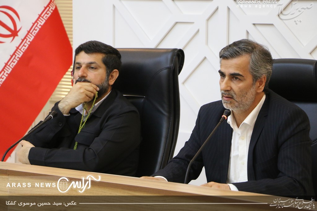 گزارش تصویری / جلسه تقدیر از نیرو های فعال روابط عمومی، حراست، امور بانوان و امور حقوقی استانداری در دوره بحران سیل