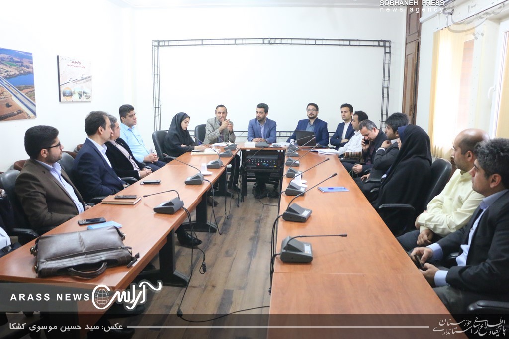 گزارش تصویری / جلسه تنفیذ احکام کار گروه های فرهنگی، تبلیغات و اطلاع رسانی کمیته نوسازی و بازسازی مناطق سیل زده استان