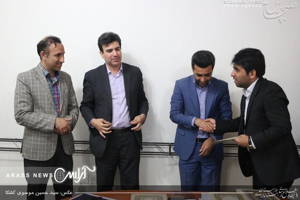 گزارش تصویری / جلسه تنفیذ احکام کار گروه های فرهنگی، تبلیغات و اطلاع رسانی کمیته نوسازی و بازسازی مناطق سیل زده استان