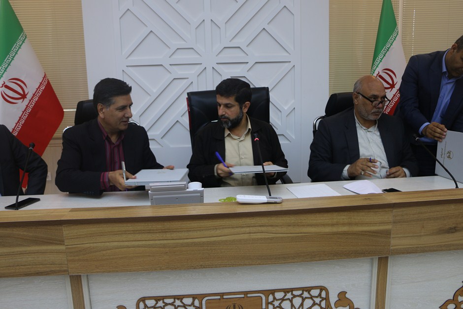 تفاهم‌نامه بازسازی شبکه برق مناطق سیل زده به امضا رسید