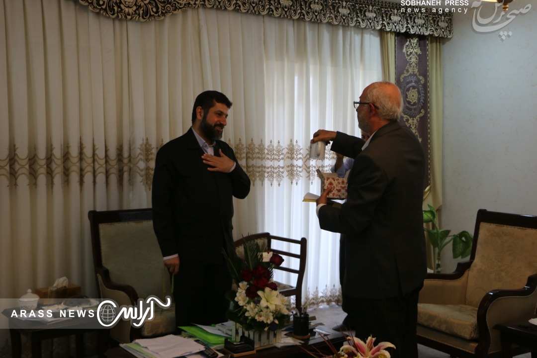 گزارش تصویری/ دیدار عیدانه نمایندگان جامعه صابئین مندایی با استاندار خوزستان به مناسبت عید سعید فطر