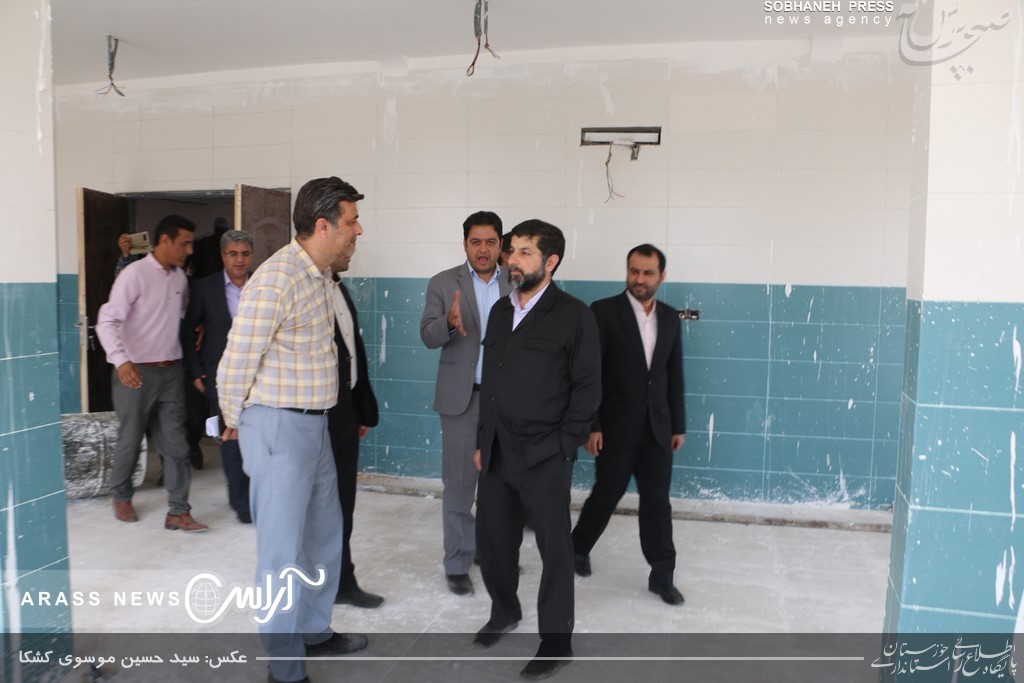 گزارش تصویری / بازدید میدانی و برگزاری جلسه در رابطه بررسی مشکلات منطقه مهدیس اهواز با حضور استاندار خوزستان