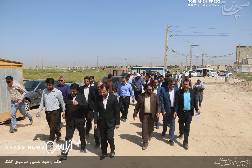 گزارش تصویری / بازدید میدانی و برگزاری جلسه در رابطه بررسی مشکلات منطقه مهدیس اهواز با حضور استاندار خوزستان