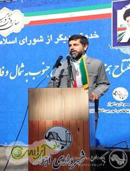 استاندار خوزستان: شهردار منتخب اهواز الحق و الانصاف در راستای وظایف خود وقت زیادی گذاشته است