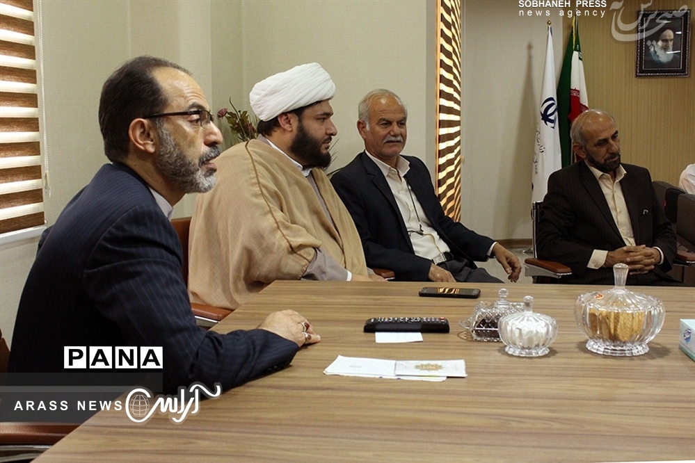 گزارش تصویری / دیدار نیروهای ستادی حوزه پرورشی و فرهنگی با سرپرست اداره کل آموزش و پرورش خوزستان