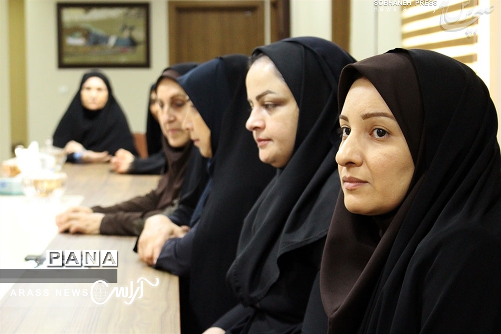 گزارش تصویری / دیدار نیروهای ستادی حوزه پرورشی و فرهنگی با سرپرست اداره کل آموزش و پرورش خوزستان