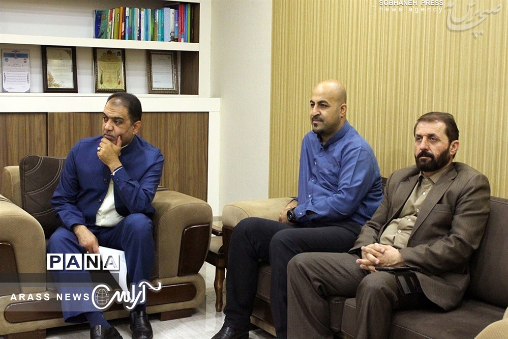 گزارش تصویری / دیدار نیروهای ستادی حوزه پرورشی و فرهنگی با سرپرست اداره کل آموزش و پرورش خوزستان