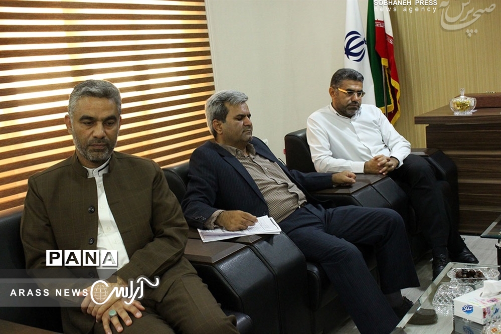 گزارش تصویری / دیدار نیروهای ستادی حوزه پرورشی و فرهنگی با سرپرست اداره کل آموزش و پرورش خوزستان