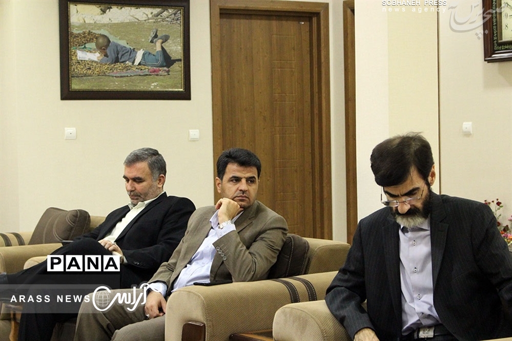 گزارش تصویری / دیدار نیروهای ستادی حوزه پرورشی و فرهنگی با سرپرست اداره کل آموزش و پرورش خوزستان