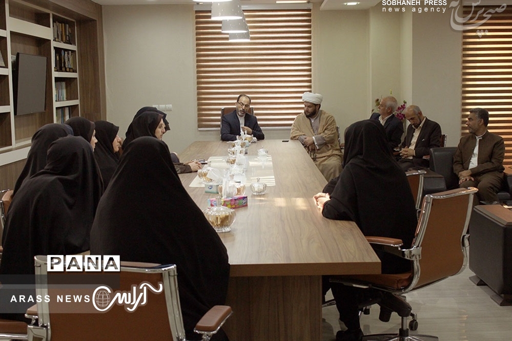 گزارش تصویری / دیدار نیروهای ستادی حوزه پرورشی و فرهنگی با سرپرست اداره کل آموزش و پرورش خوزستان
