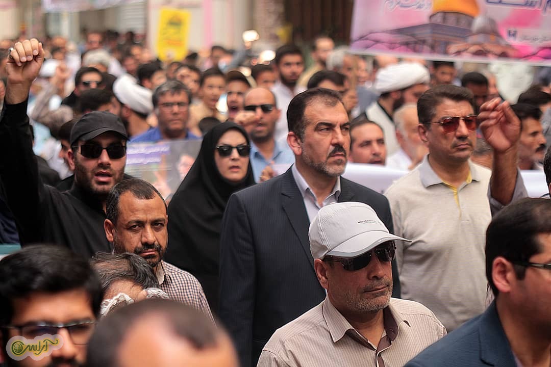 امام خمینی (ره) : روز قدس روز قدرت اسلام است  و باید روز قدس را زنده نگه داریم