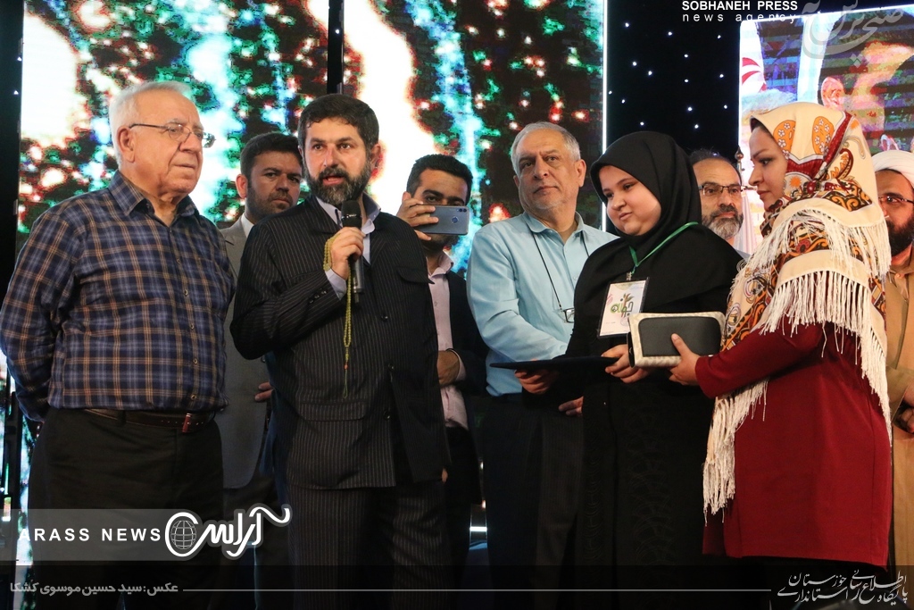 گزارش تصویری / حضور استاندار خوزستان در مراسم جشن پایانی طرح استانی جوانه‌ها و بورسیه دانش آموزان مناطق محروم