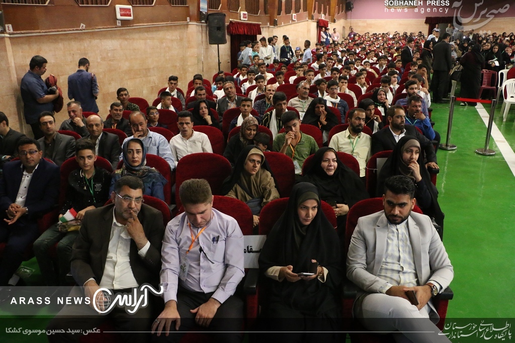 گزارش تصویری / حضور استاندار خوزستان در مراسم جشن پایانی طرح استانی جوانه‌ها و بورسیه دانش آموزان مناطق محروم