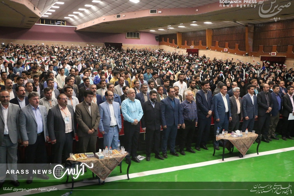 گزارش تصویری / حضور استاندار خوزستان در مراسم جشن پایانی طرح استانی جوانه‌ها و بورسیه دانش آموزان مناطق محروم