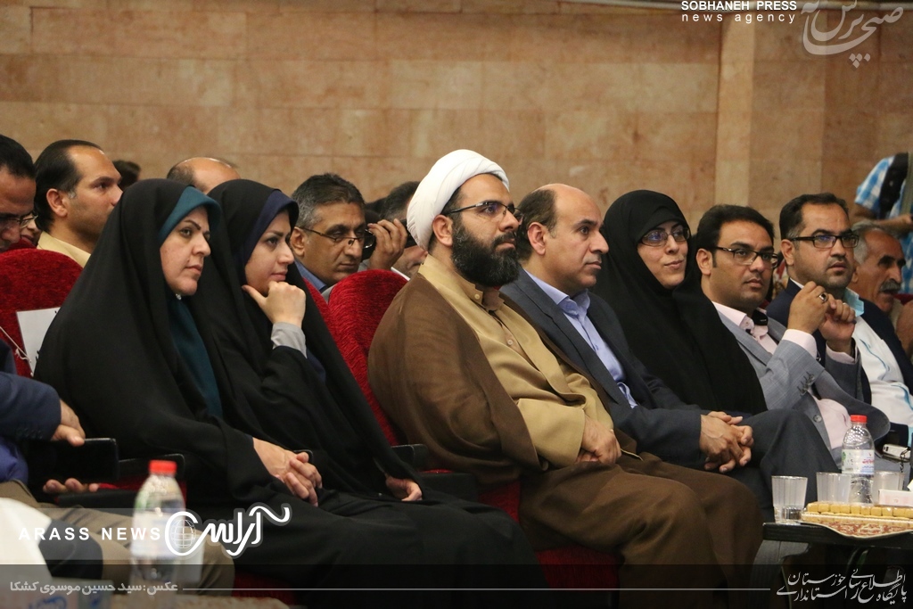 گزارش تصویری / حضور استاندار خوزستان در مراسم جشن پایانی طرح استانی جوانه‌ها و بورسیه دانش آموزان مناطق محروم