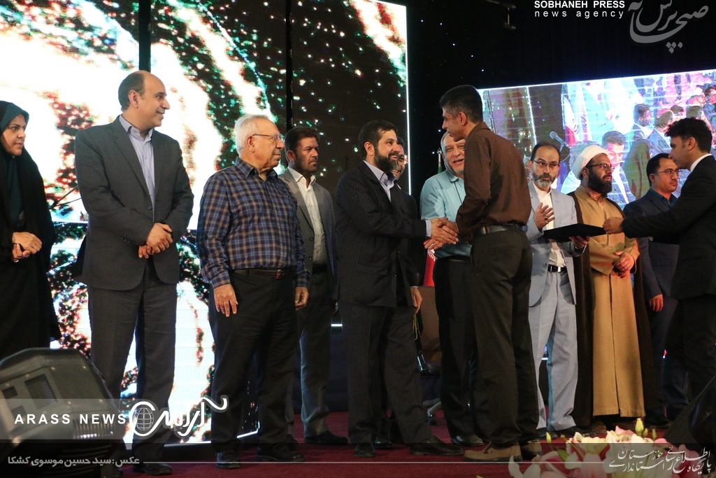 گزارش تصویری / حضور استاندار خوزستان در مراسم جشن پایانی طرح استانی جوانه‌ها و بورسیه دانش آموزان مناطق محروم