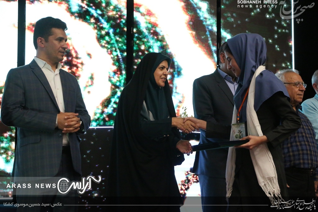 گزارش تصویری / حضور استاندار خوزستان در مراسم جشن پایانی طرح استانی جوانه‌ها و بورسیه دانش آموزان مناطق محروم
