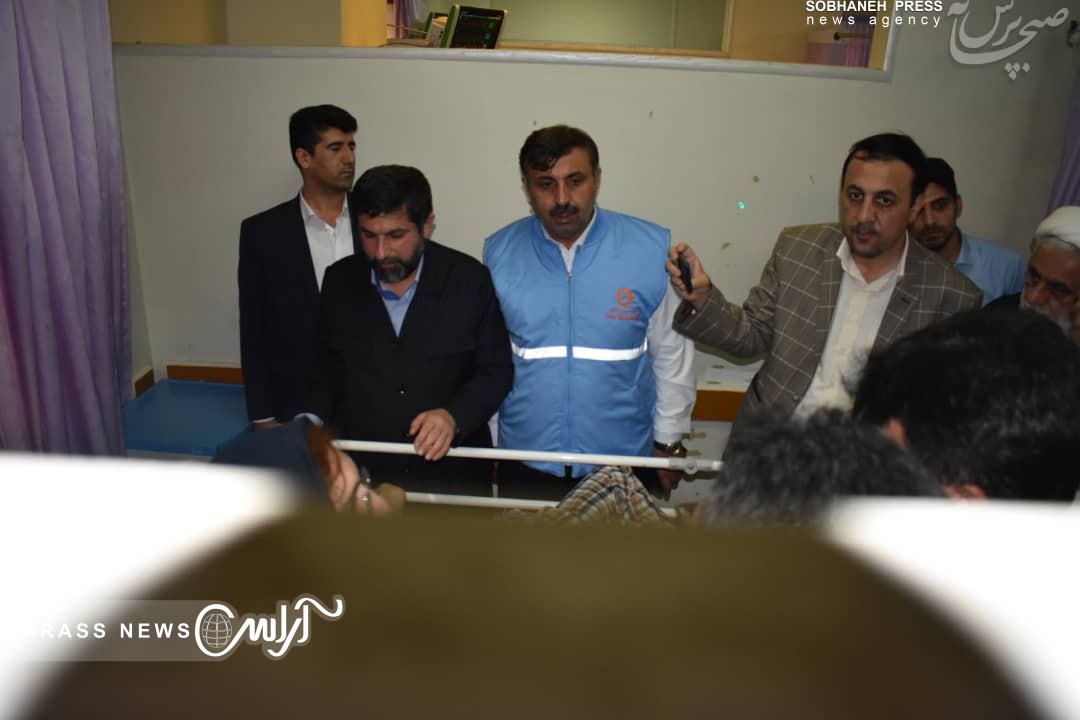 گزارش تصویری/ عیادت  استاندار خوزستان و معاون توسعه مدیریت و منابع انسانی استانداری خوزستان از  مصدومان حادثه زلزله در مسجدسلیمان