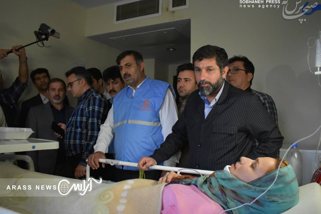 گزارش تصویری/ عیادت  استاندار خوزستان و معاون توسعه مدیریت و منابع انسانی استانداری خوزستان از  مصدومان حادثه زلزله در مسجدسلیمان