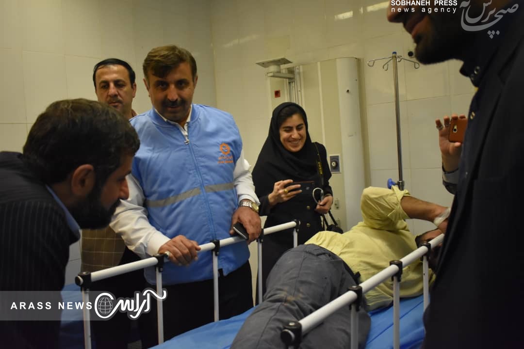 گزارش تصویری/ عیادت  استاندار خوزستان و معاون توسعه مدیریت و منابع انسانی استانداری خوزستان از  مصدومان حادثه زلزله در مسجدسلیمان