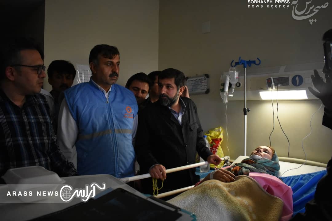گزارش تصویری/ عیادت  استاندار خوزستان و معاون توسعه مدیریت و منابع انسانی استانداری خوزستان از  مصدومان حادثه زلزله در مسجدسلیمان