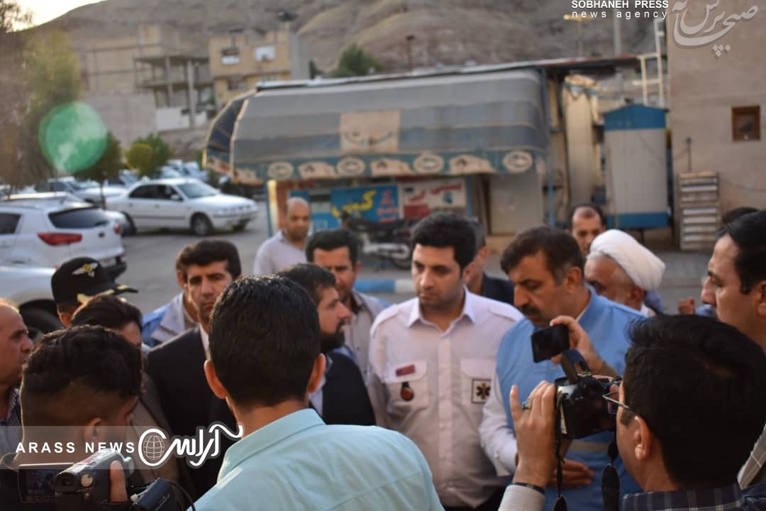 گزارش تصویری/ عیادت  استاندار خوزستان و معاون توسعه مدیریت و منابع انسانی استانداری خوزستان از  مصدومان حادثه زلزله در مسجدسلیمان