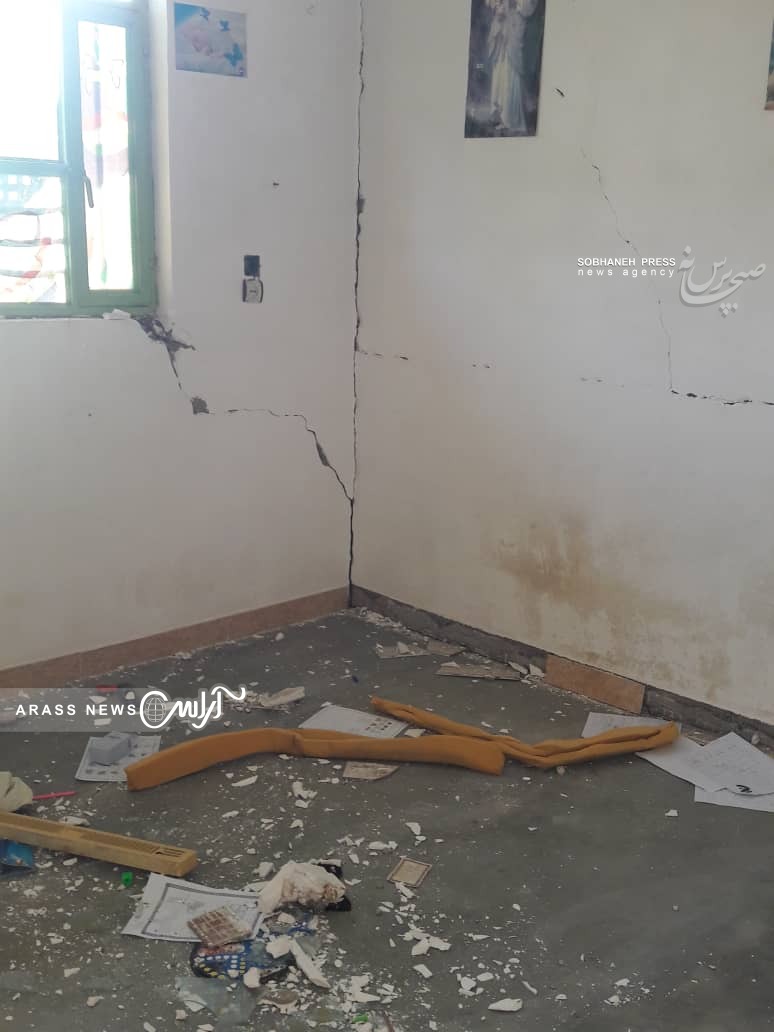 گزارش تصویری /بازدید امروز نماینده ولی فقیه در استان خوزستان و مدیر کل مدیریت بحران استانداری خوزستان از مناطق زلزله زده شهرستان مسجدسلیمان و گلگیر