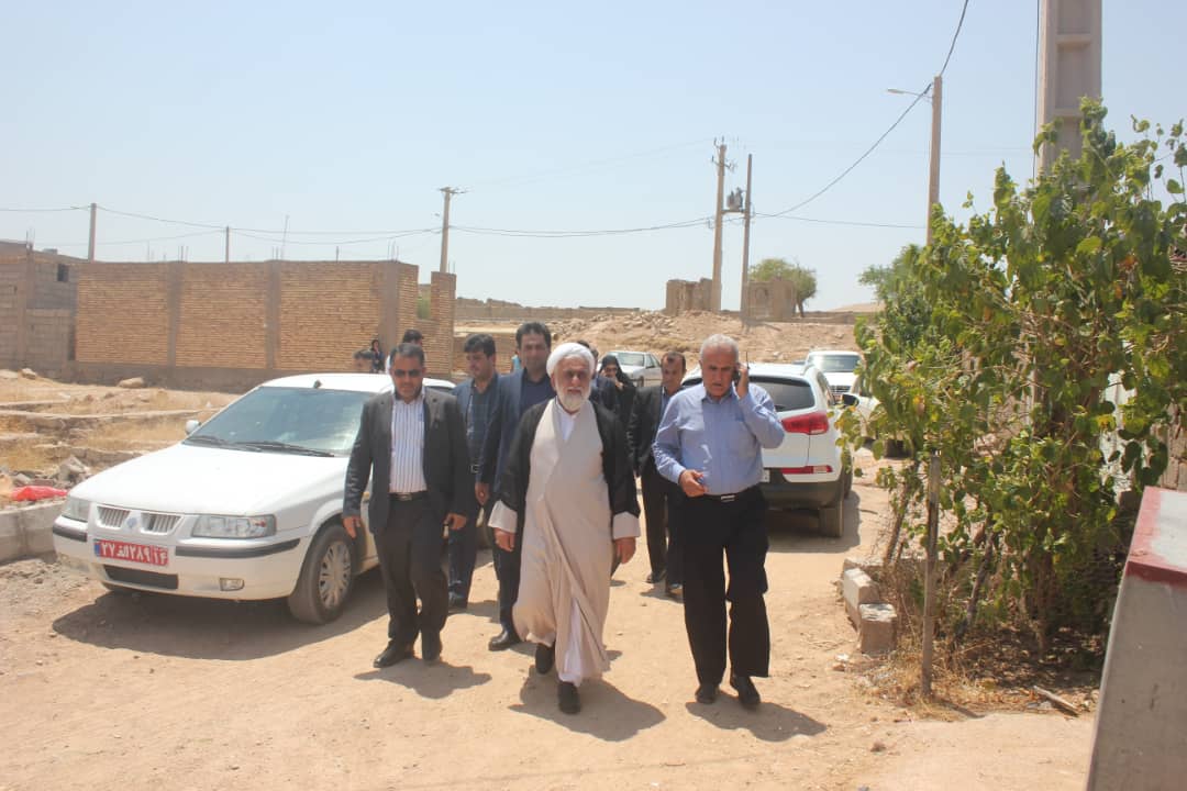 سرکشی فرماندار مسجدسلیمان از  مناطق زلزله زده این شهر