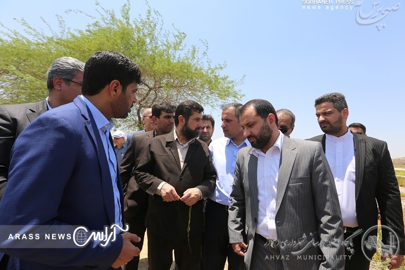 گزارش تصویری/ بازدید استاندار خوزستان و شهردار اهواز از پروژه 15 کیلومتر ساحل سازی شرق کارون