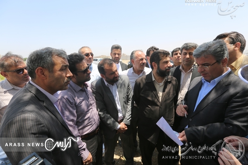 گزارش تصویری/ بازدید استاندار خوزستان و شهردار اهواز از پروژه 15 کیلومتر ساحل سازی شرق کارون