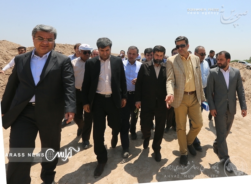 گزارش تصویری/ بازدید استاندار خوزستان و شهردار اهواز از پروژه 15 کیلومتر ساحل سازی شرق کارون