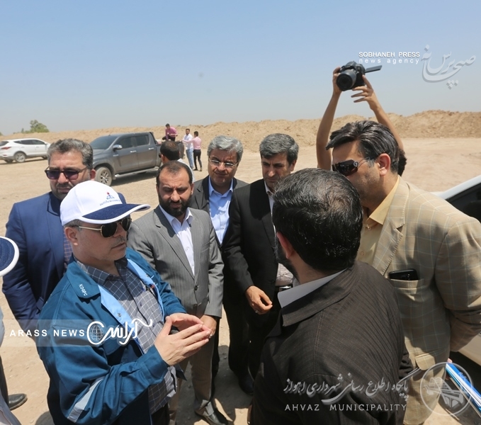 گزارش تصویری/ بازدید استاندار خوزستان و شهردار اهواز از پروژه 15 کیلومتر ساحل سازی شرق کارون