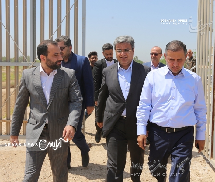 گزارش تصویری/ بازدید استاندار خوزستان و شهردار اهواز از پروژه 15 کیلومتر ساحل سازی شرق کارون