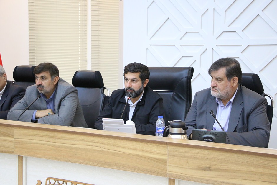استاندار خوزستان: کانال های سیلاب‌بر با اهمیت‌تر از سیل بندها هستند