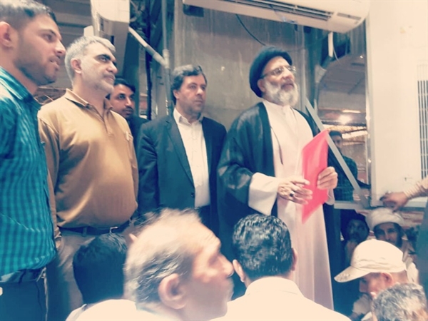راه اندازی میز خدمت فرمانداری اهواز در مصلای مهدیه امام خمینی ( ره)