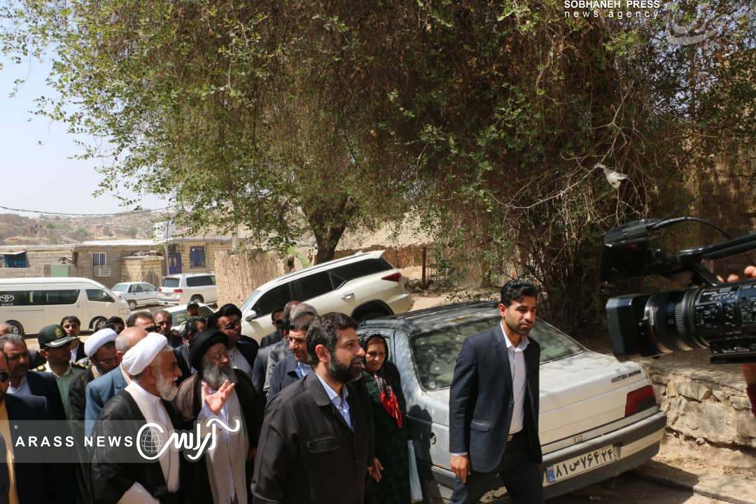 گزارش تصویری / بازدید رئیس ستاد اجرایی فرمان حضرت امام و استاندار خوزستان از مناطق زلزله زده شهرستان مسجدسلیمان